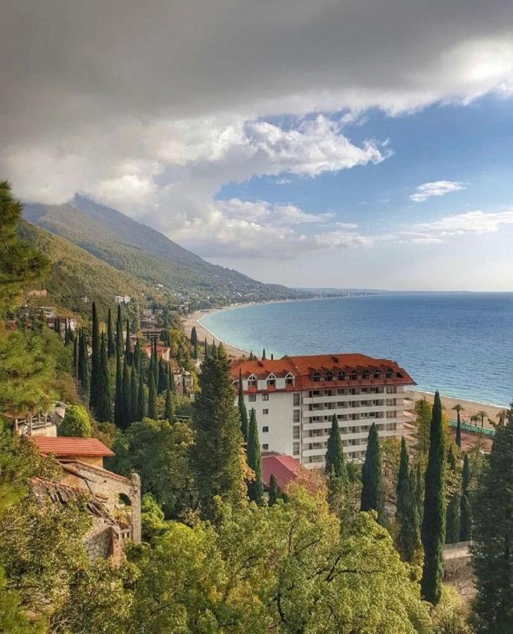 Calipso Sea Hotel Gagra Exteriör bild